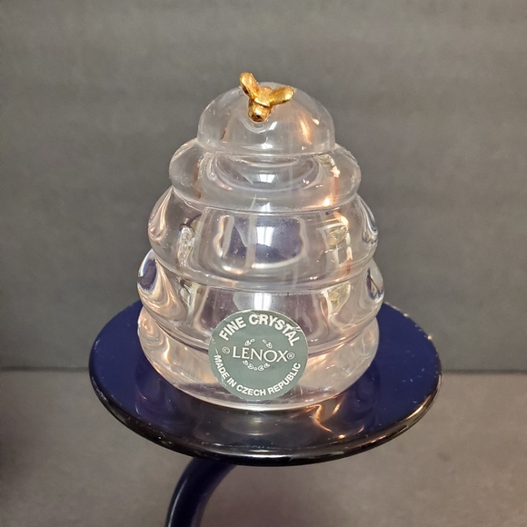 Lenox Disney Pooh Salt and Pepper Shaker - Picture 5 of 11